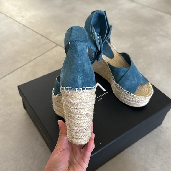 Blue and cream heeled sandals - Picture 5 of 5